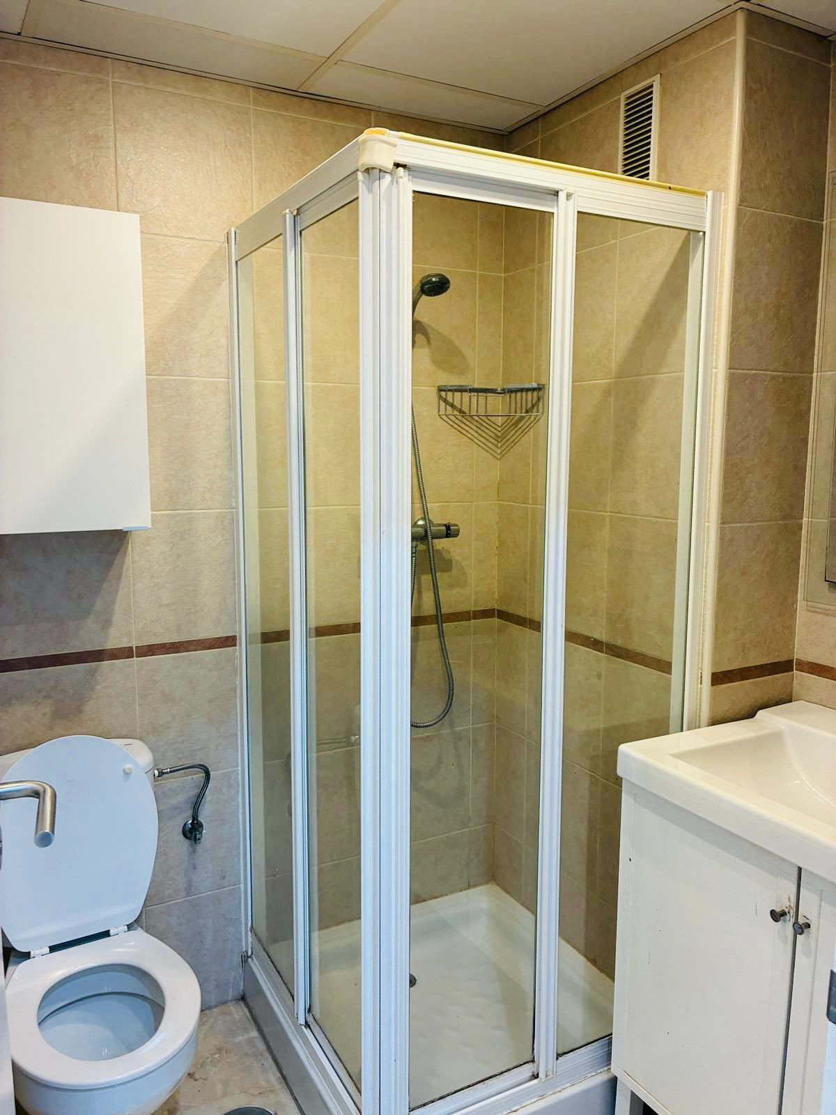 Se vende Apartamento Planta Media de 2 dormitorios en Costa Del Sol, Málaga, España