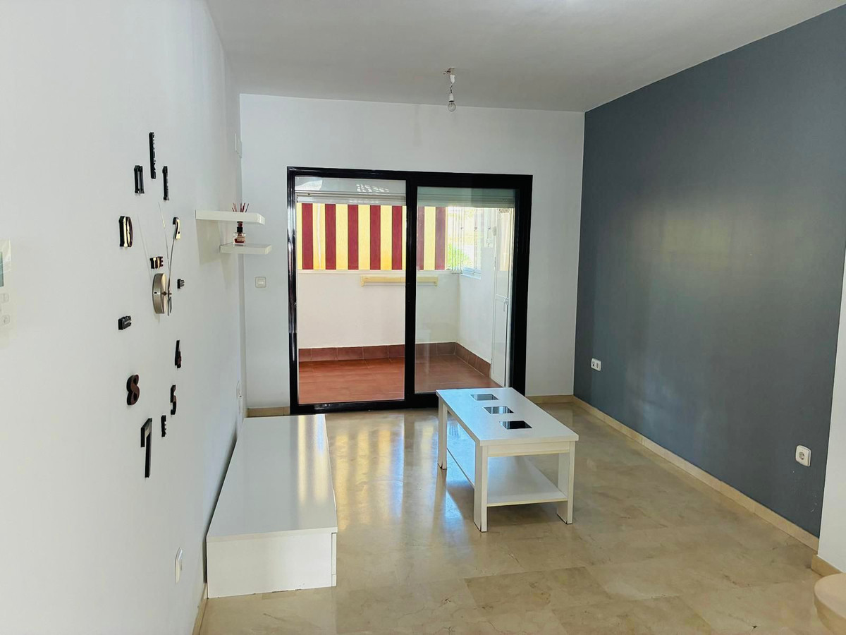 Se vende Apartamento Planta Media de 2 dormitorios en Costa Del Sol, Málaga, España