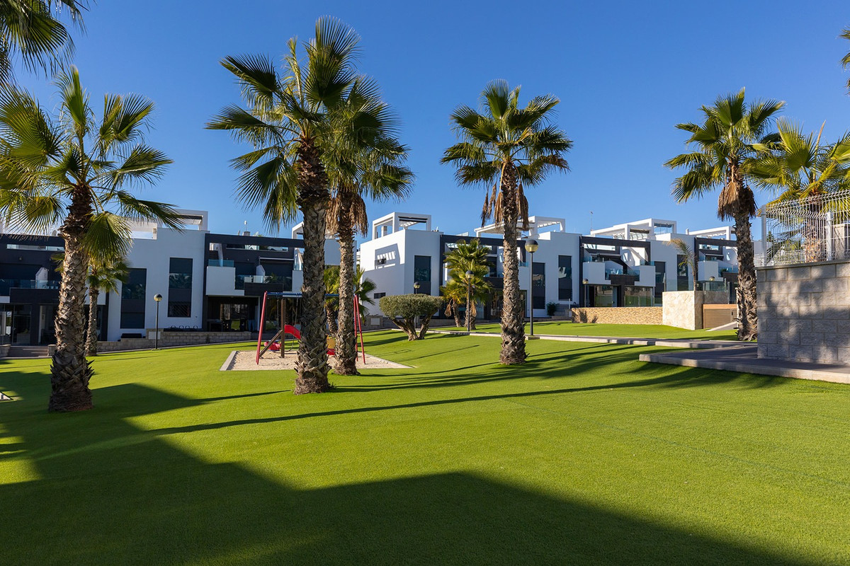 Se vende Apartamento Planta Baja de 2 dormitorios en Costa Blanca, Alicante, España