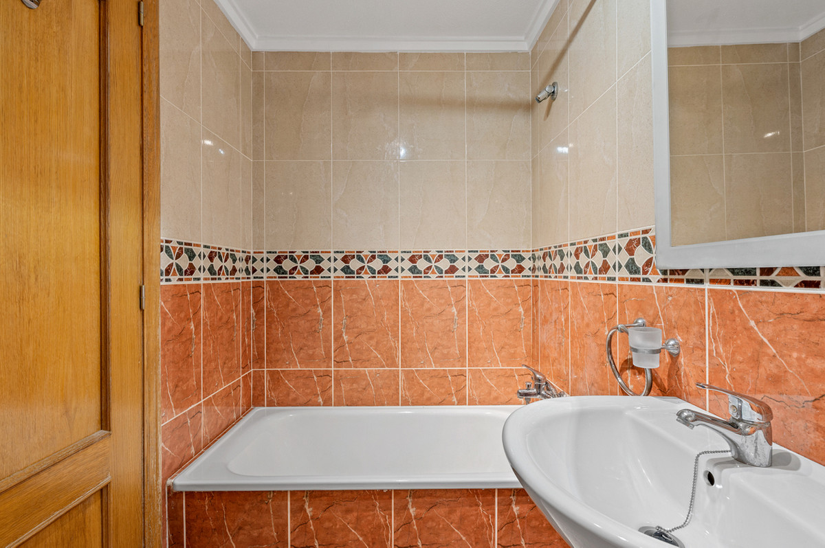 2 Bed Apartment for sale in Algorfa Costa Blanca, Alicante, Spain