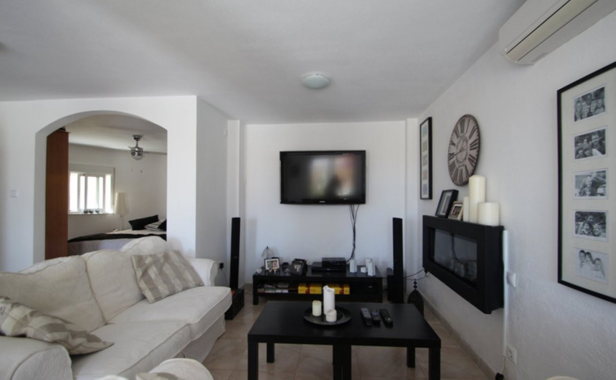 4 Bed Townhouse for sale in Villamartin Costa Blanca, Alicante, Spain