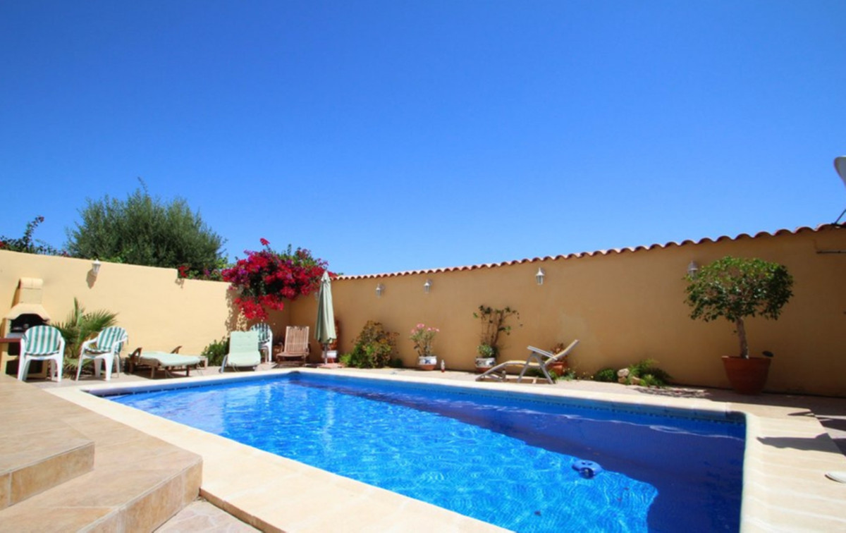 4 Bed Townhouse for sale in Villamartin Costa Blanca, Alicante, Spain