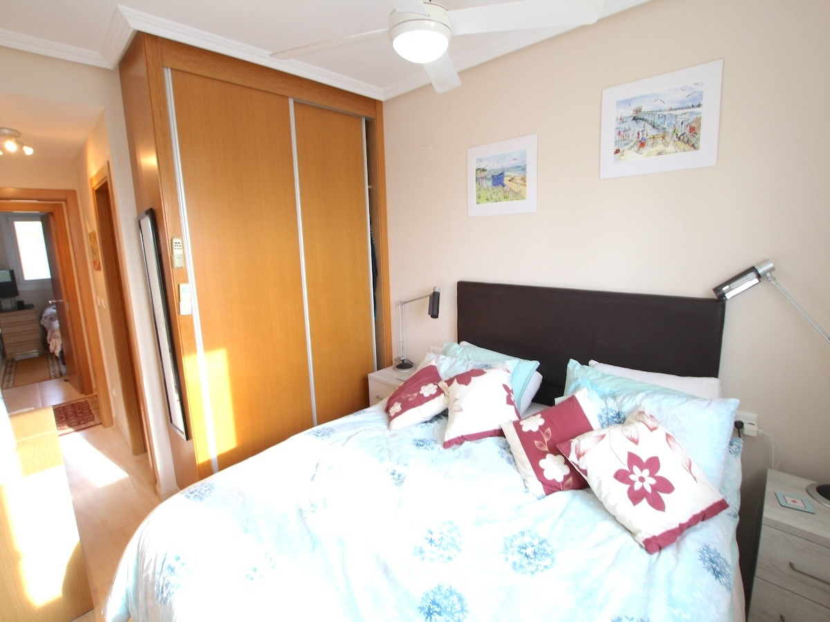 Se vende Apartamento en Planta Última de 2 dormitorios en Costa Blanca, Alicante, España