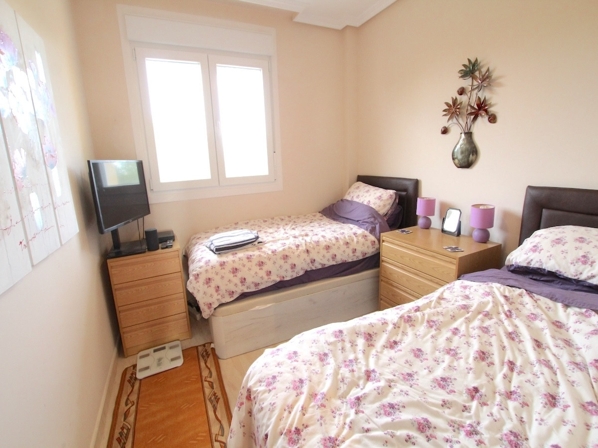 Se vende Apartamento en Planta Última de 2 dormitorios en Costa Blanca, Alicante, España