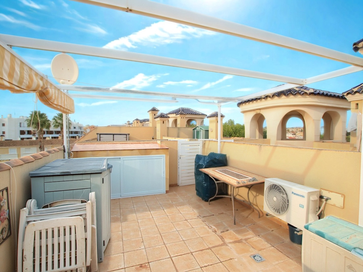 Se vende Apartamento en Planta Última de 2 dormitorios en Costa Blanca, Alicante, España