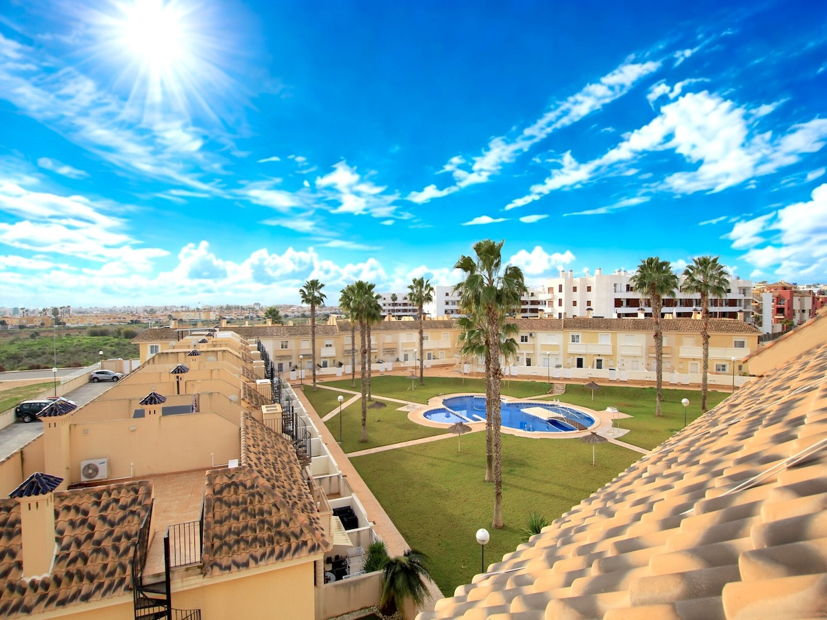 Se vende Apartamento en Planta Última de 2 dormitorios en Costa Blanca, Alicante, España