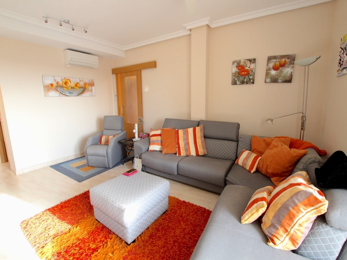 Se vende Apartamento en Planta Última de 2 dormitorios en Costa Blanca, Alicante, España