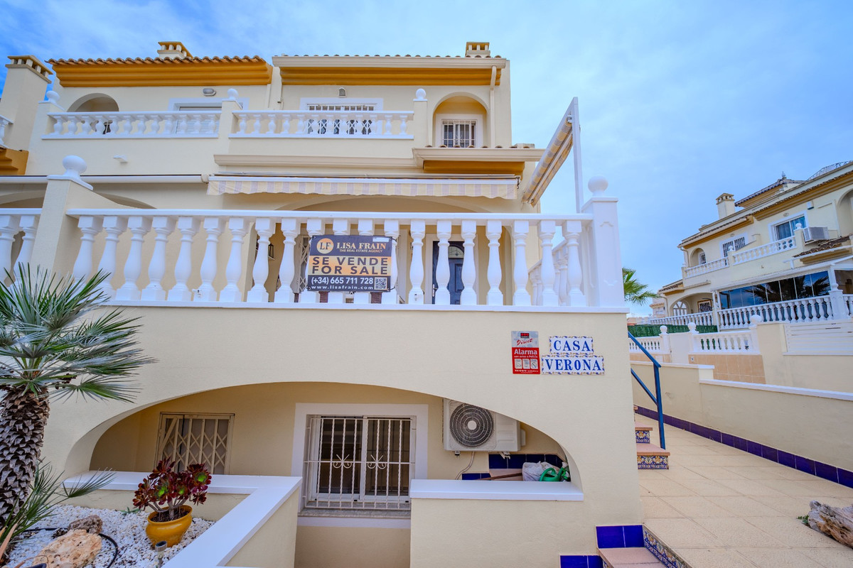 Se vende Pareada de 3 dormitorios en Costa Blanca, Alicante, España
