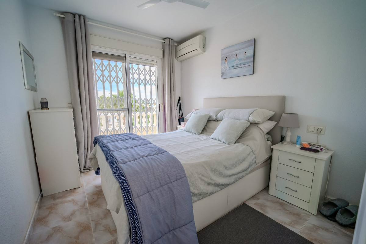 Se vende Pareada de 3 dormitorios en Costa Blanca, Alicante, España