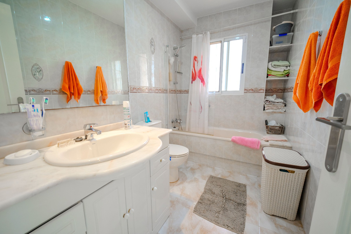 Se vende Pareada de 3 dormitorios en Costa Blanca, Alicante, España