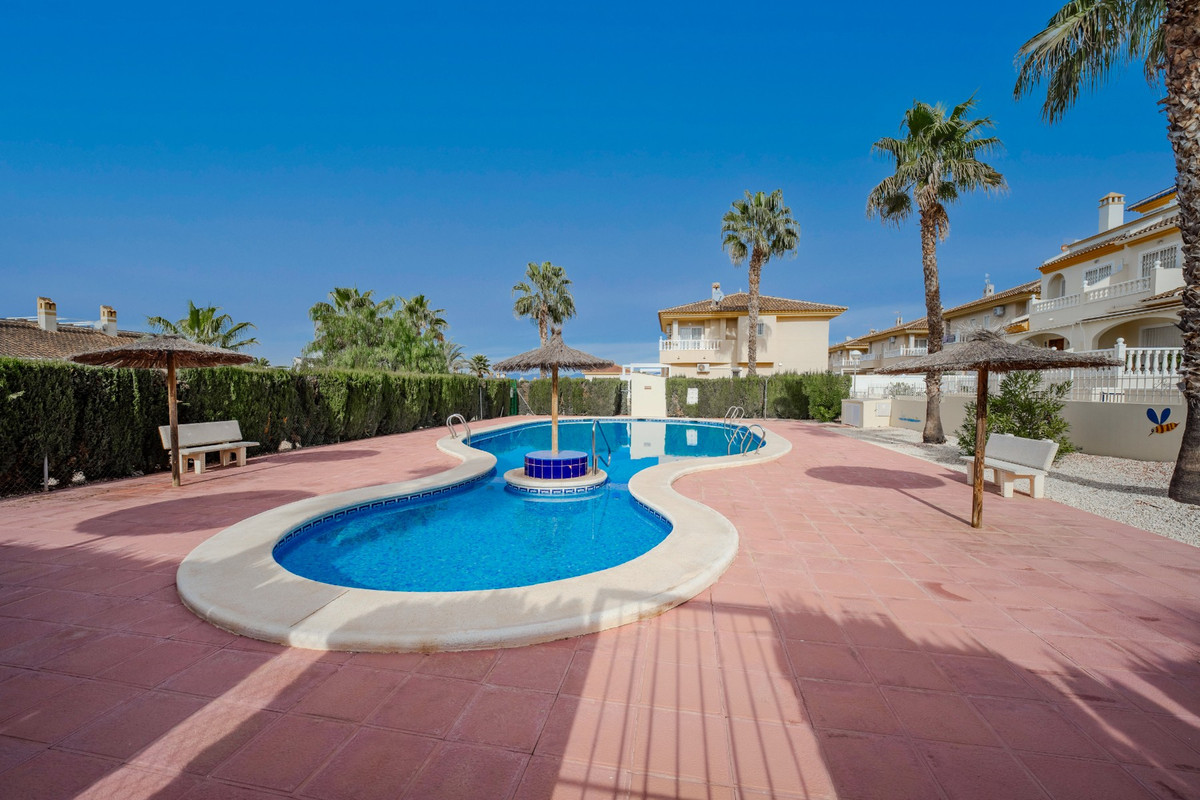 Se vende Pareada de 3 dormitorios en Costa Blanca, Alicante, España