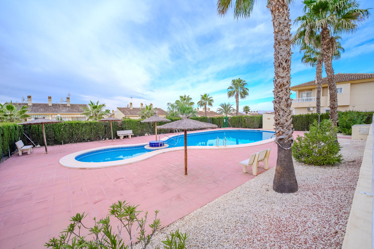 Se vende Pareada de 3 dormitorios en Costa Blanca, Alicante, España