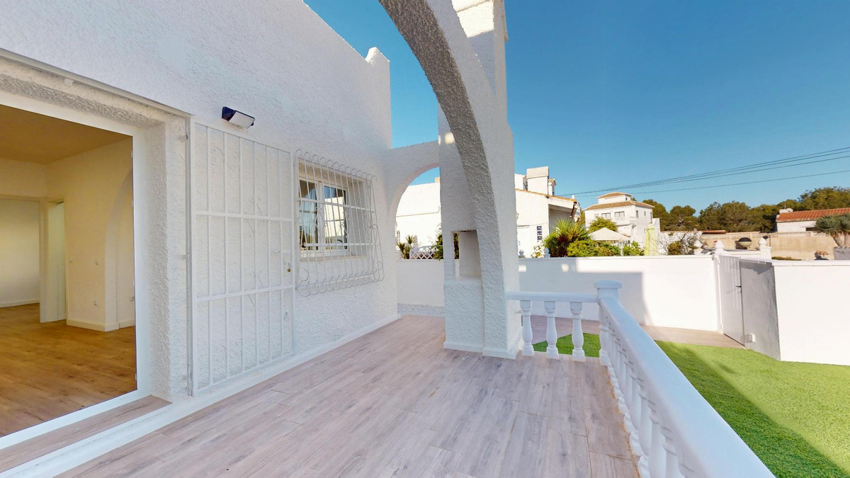2 Bed Townhouse for sale in Blue Lagoon Costa Blanca, Alicante, Spain