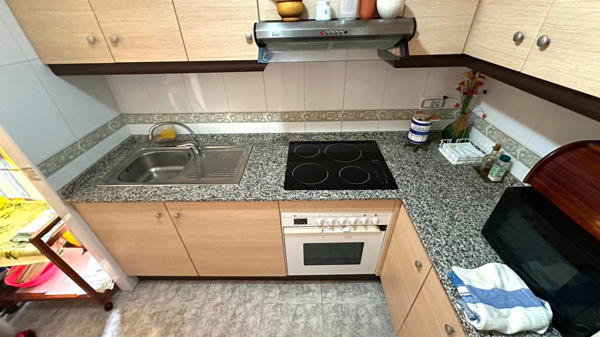 2 Bed Apartment for sale in Guardamar Del Segura Costa Blanca, Alicante, Spain