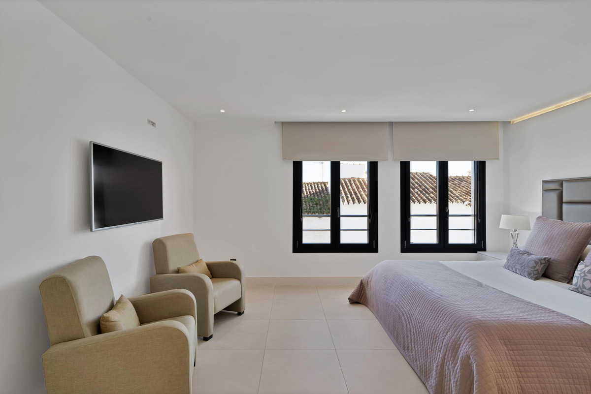 2 Bed Apartment for sale in Marbella Costa Del Sol, Málaga, Spain