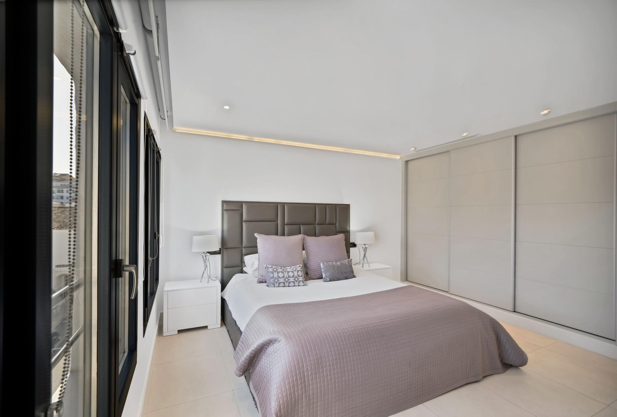 2 Bed Apartment for sale in Marbella Costa Del Sol, Málaga, Spain