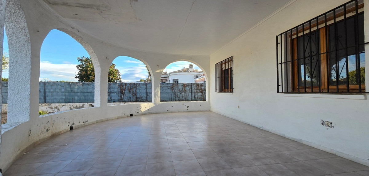 Se vende Villa - Chalet de 3 dormitorios en Costa Blanca, Alicante, España