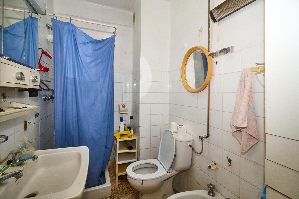 3 Bed Apartment for sale in Fuengirola Costa Del Sol, Málaga, Spain