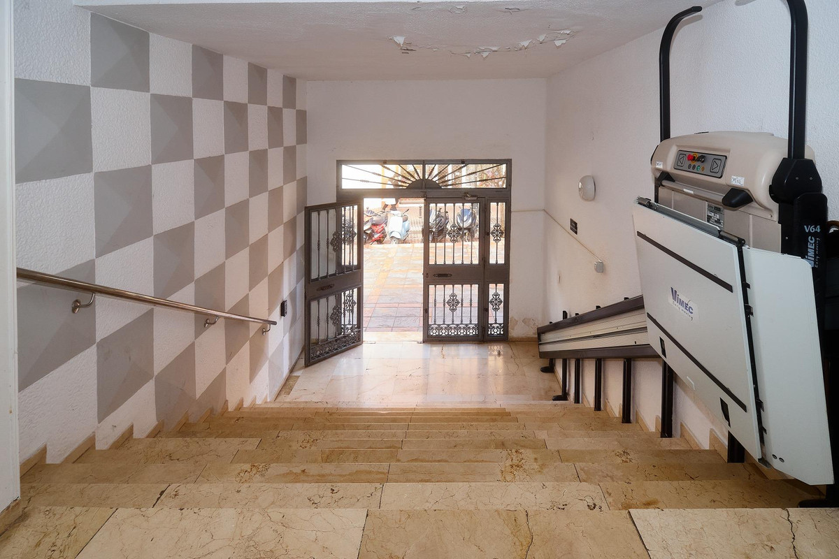 3 Bed Apartment for sale in Fuengirola Costa Del Sol, Málaga, Spain