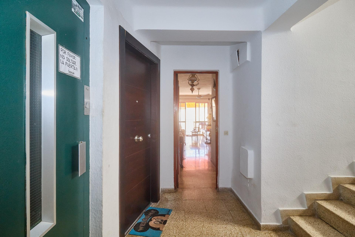 3 Bed Apartment for sale in Fuengirola Costa Del Sol, Málaga, Spain