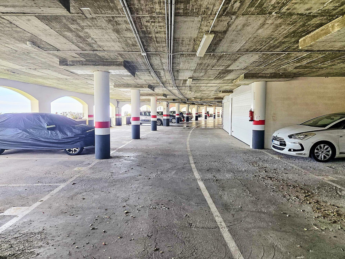Se vende Garaje  en Costa Del Sol, Málaga, España