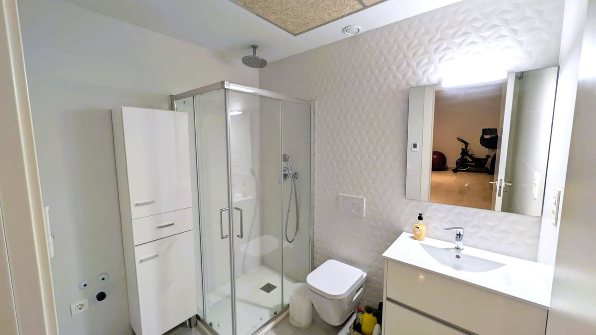 Se vende Villa - Chalet de 4 dormitorios en Costa Blanca, Alicante, España