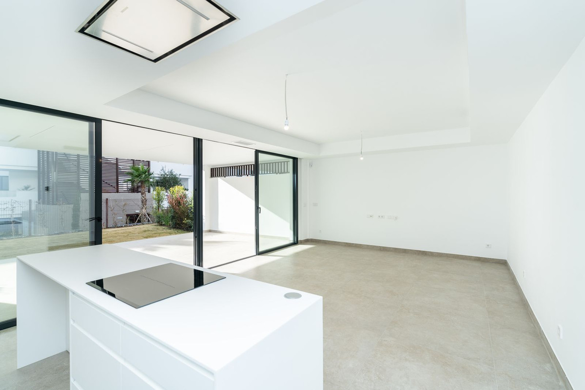 2 Bed Apartment for sale in Bel Air Costa Del Sol, Málaga, Spain