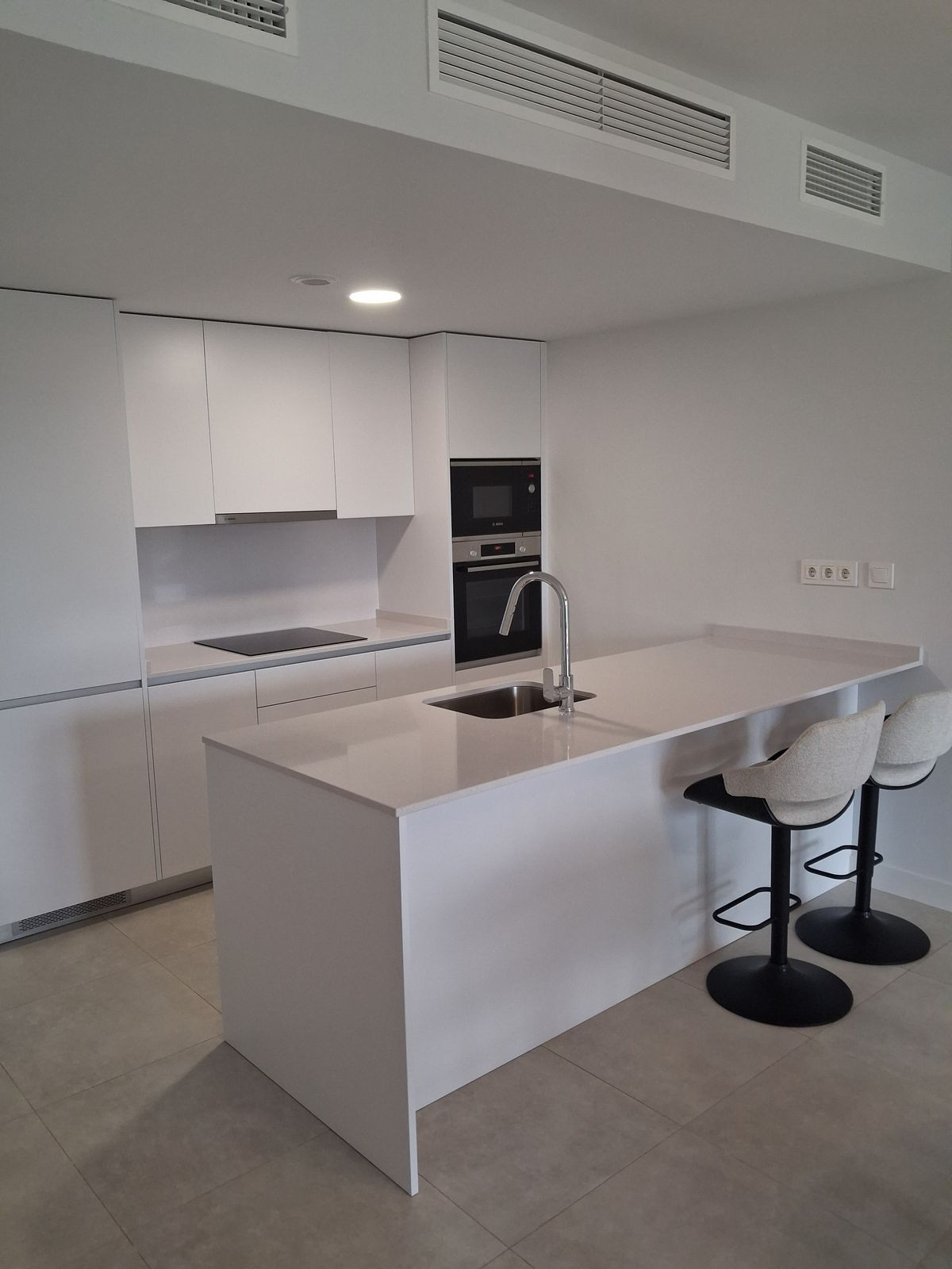1 Bed Apartment for sale in Estepona Costa Del Sol, Málaga, Spain