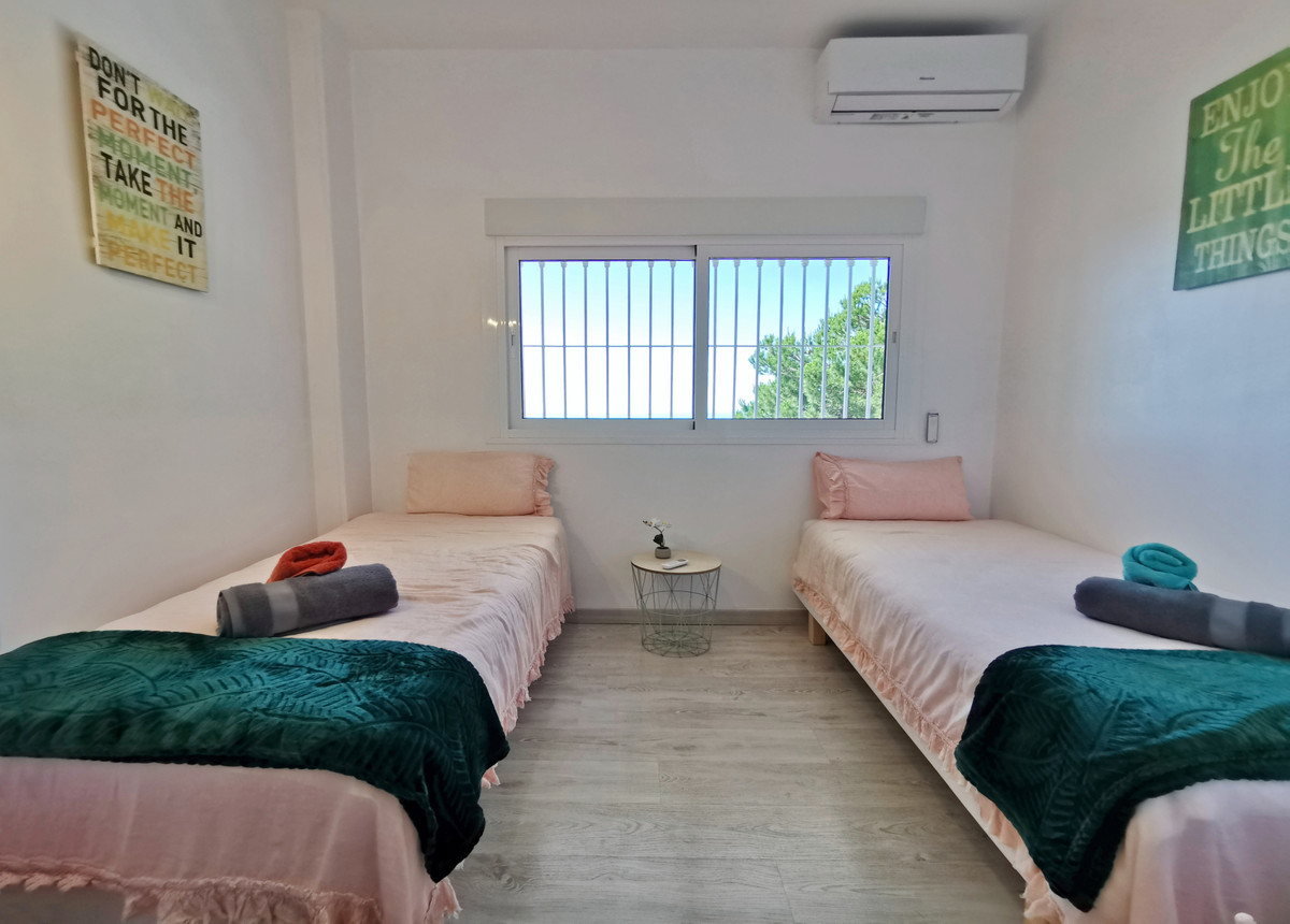Se vende Apartamento Planta Media de 3 dormitorios en Costa Del Sol, Málaga, España