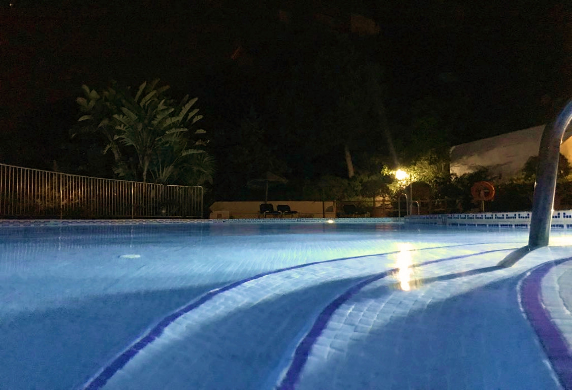 Se vende Apartamento Planta Media de 3 dormitorios en Costa Del Sol, Málaga, España