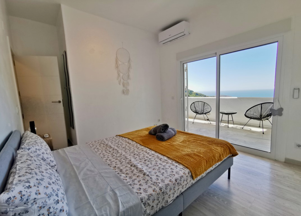 Se vende Apartamento Planta Media de 3 dormitorios en Costa Del Sol, Málaga, España
