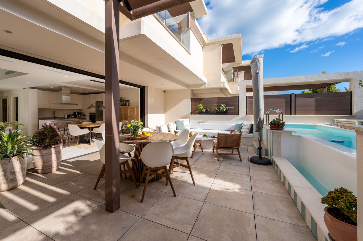 4 Bed Townhouse for sale in La Cala De Mijas Costa Del Sol, Málaga, Spain