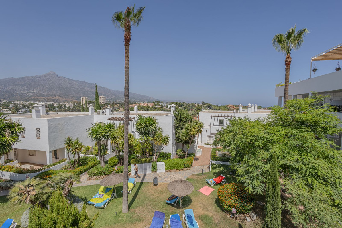 2 Bed Apartment for sale in Nueva Andalucía Costa Del Sol, Málaga, Spain