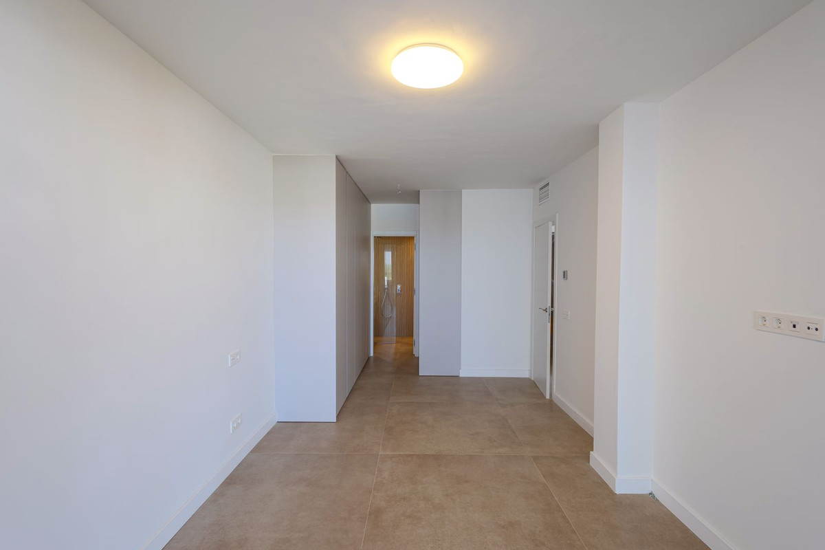 2 Bed Apartment for sale in Nueva Andalucía Costa Del Sol, Málaga, Spain