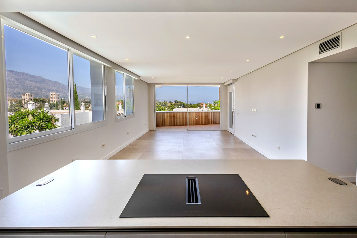 2 Bed Apartment for sale in Nueva Andalucía Costa Del Sol, Málaga, Spain
