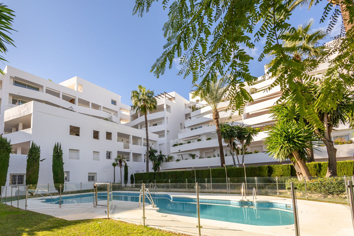 2 Bed Apartment for sale in Nueva Andalucía Costa Del Sol, Málaga, Spain