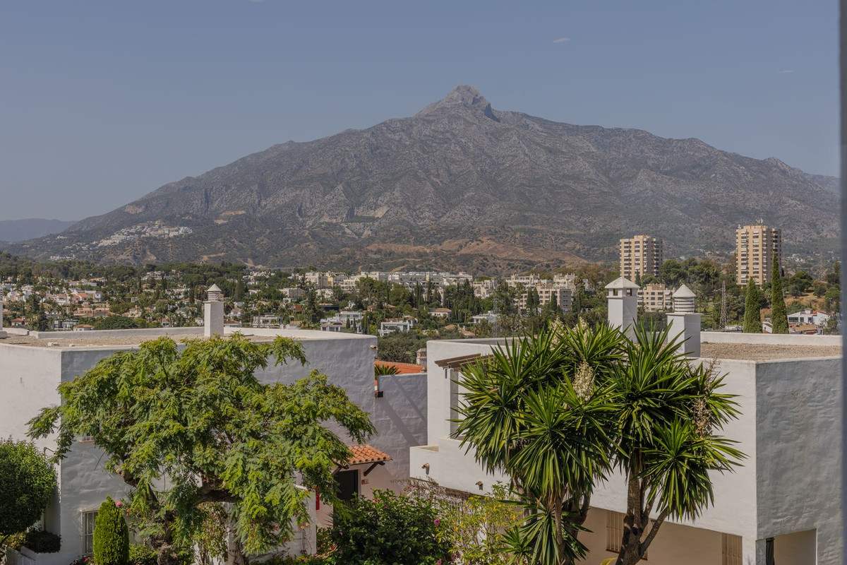 2 Bed Apartment for sale in Nueva Andalucía Costa Del Sol, Málaga, Spain
