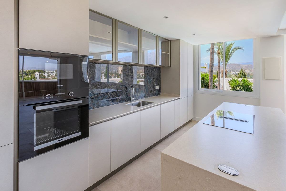 2 Bed Apartment for sale in Nueva Andalucía Costa Del Sol, Málaga, Spain