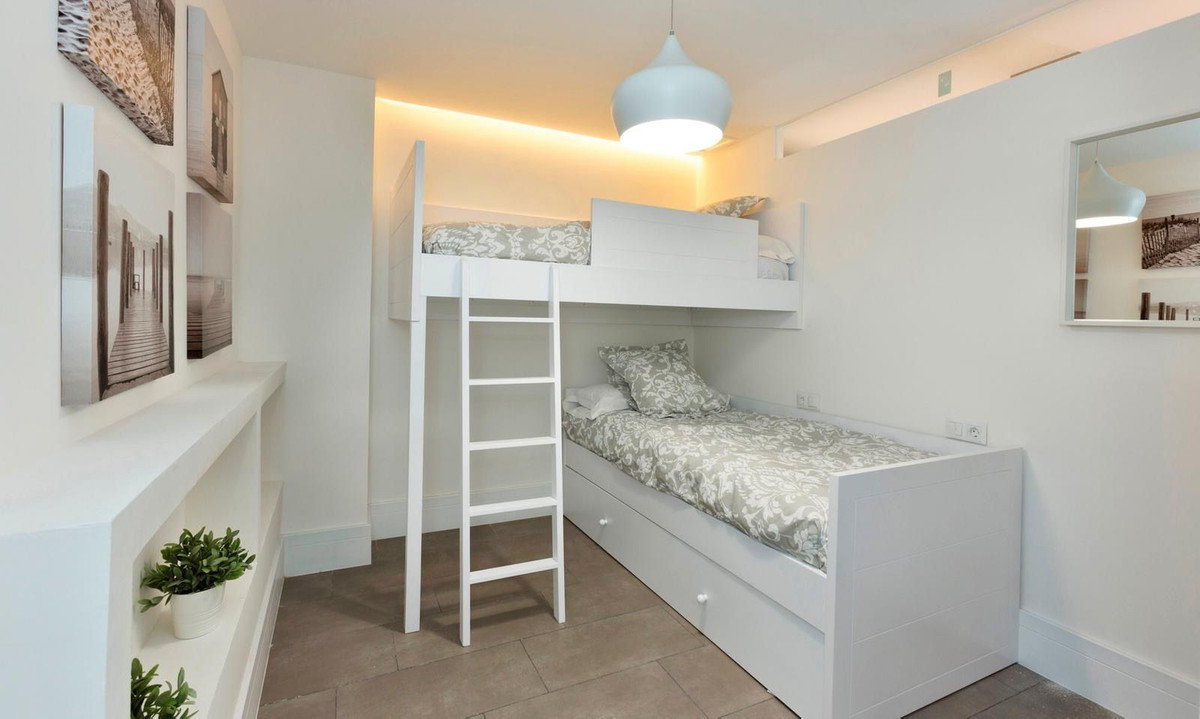 2 Bed Apartment for sale in The Golden Mile Costa Del Sol, Málaga, Spain