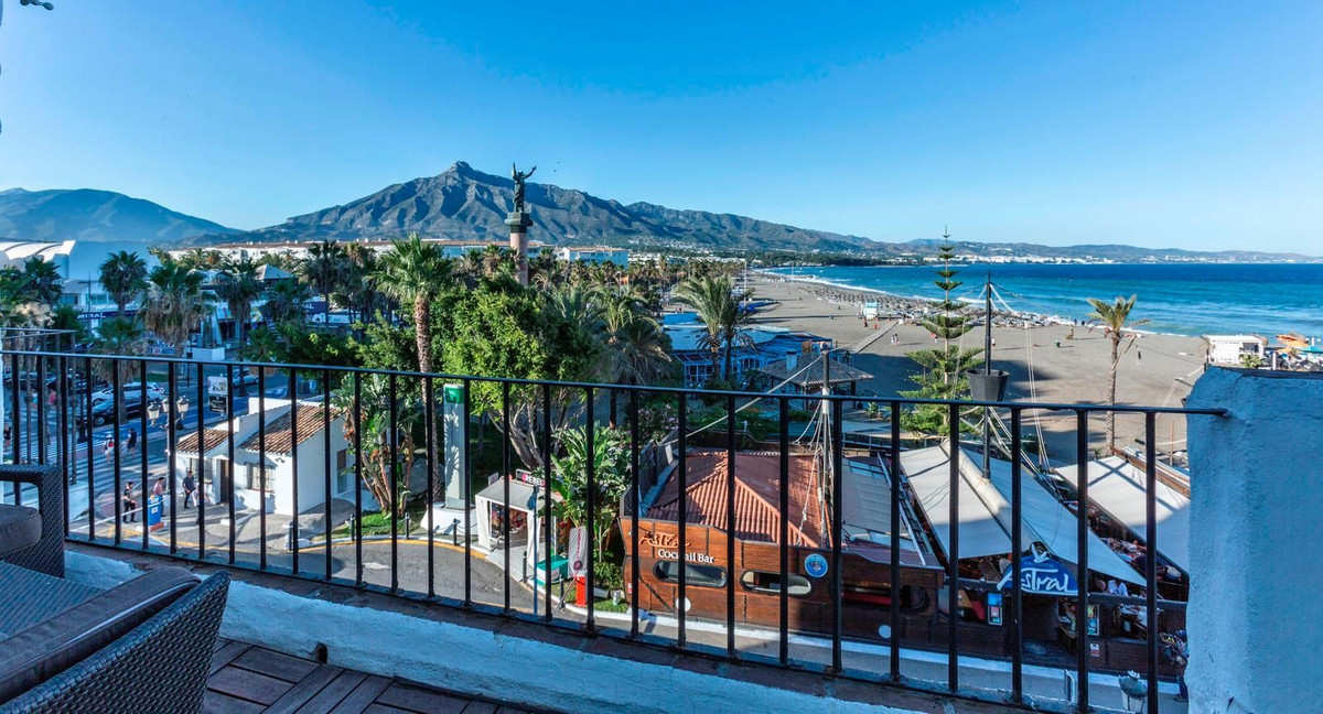 2 Bed Apartment for sale in The Golden Mile Costa Del Sol, Málaga, Spain
