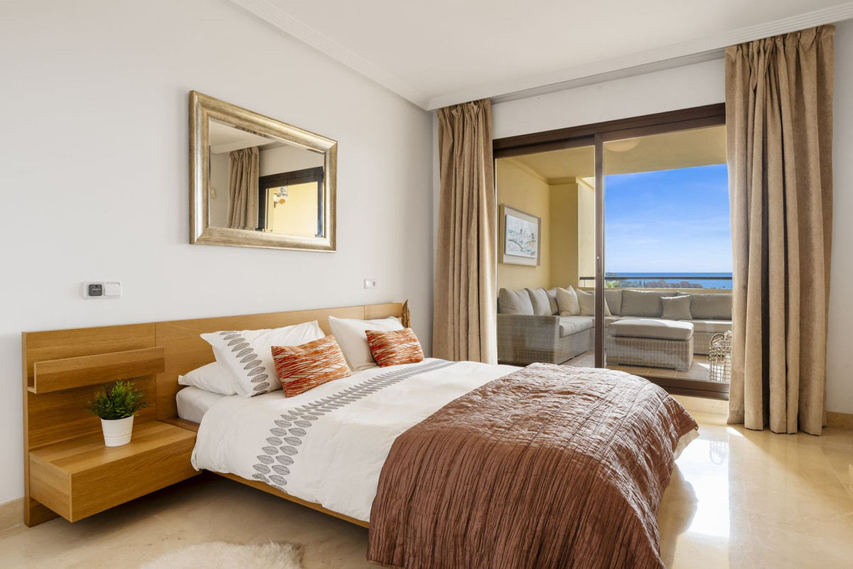 2 Bed Apartment for sale in Benahavís Costa Del Sol, Málaga, Spain