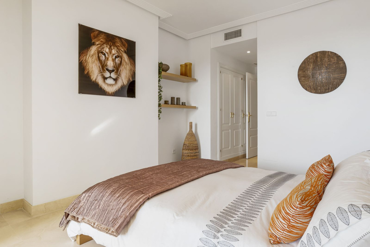2 Bed Apartment for sale in Benahavís Costa Del Sol, Málaga, Spain