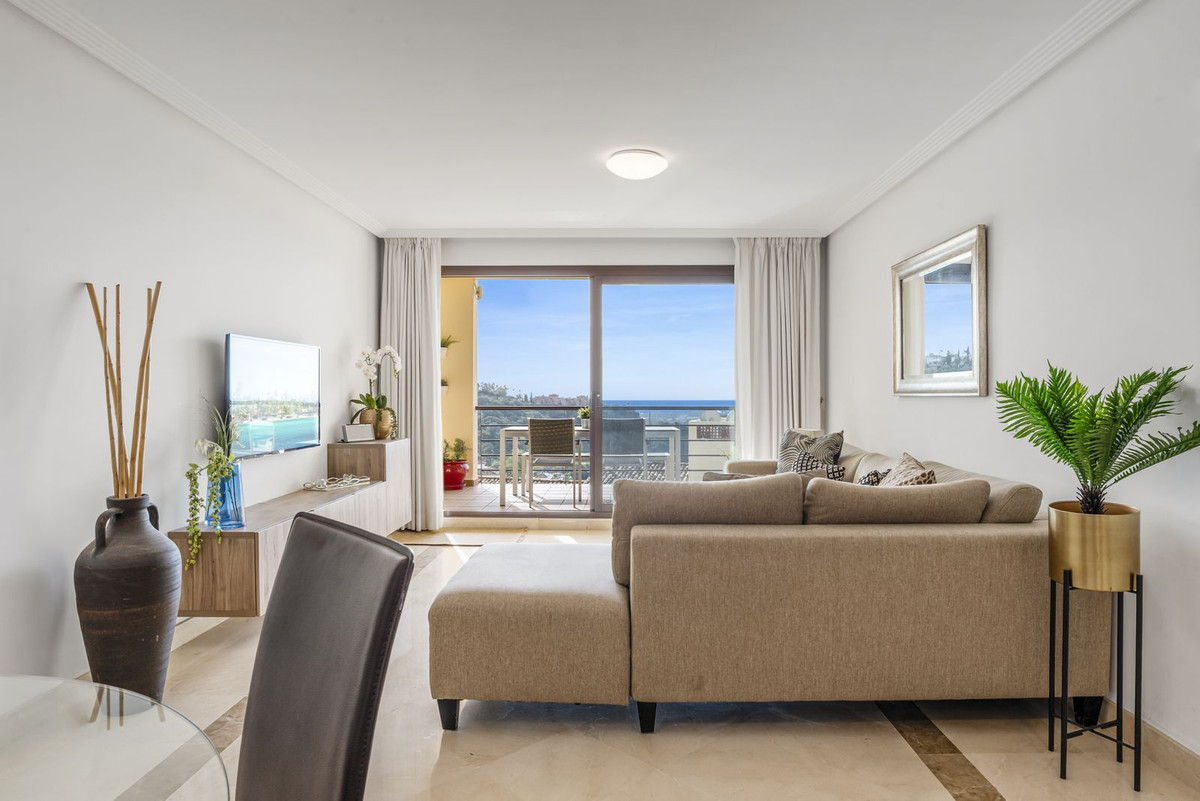 2 Bed Apartment for sale in Benahavís Costa Del Sol, Málaga, Spain