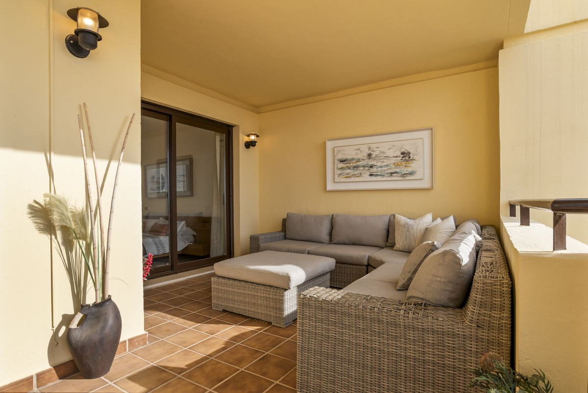 2 Bed Apartment for sale in Benahavís Costa Del Sol, Málaga, Spain