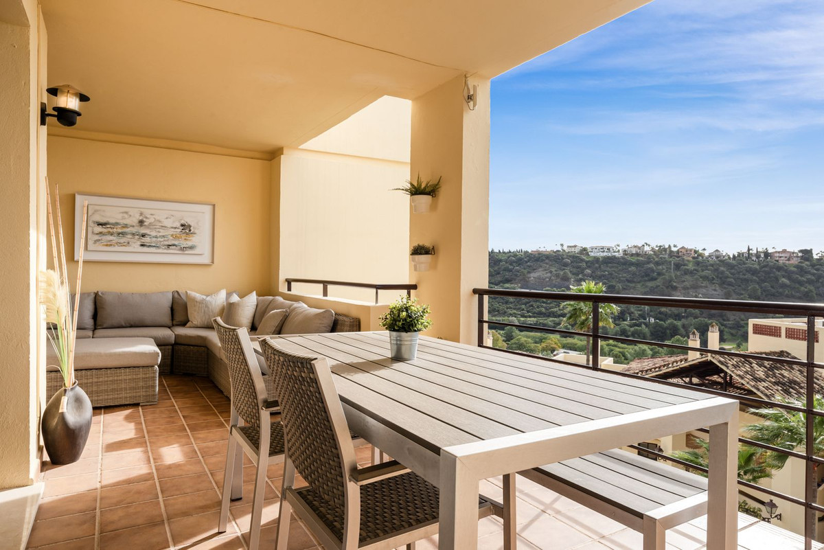 2 Bed Apartment for sale in Benahavís Costa Del Sol, Málaga, Spain