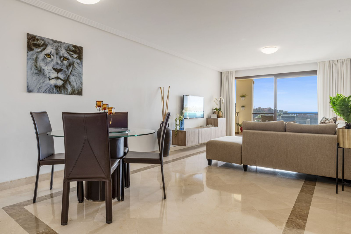 2 Bed Apartment for sale in Benahavís Costa Del Sol, Málaga, Spain