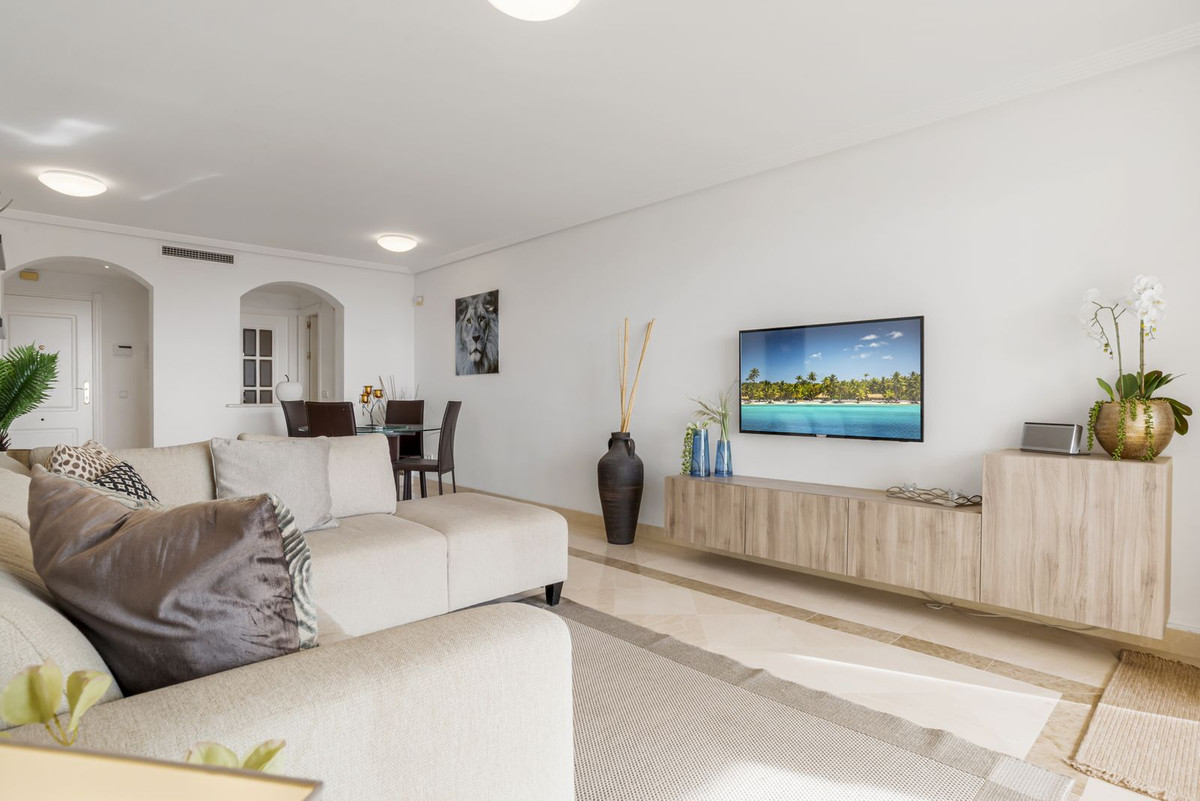 2 Bed Apartment for sale in Benahavís Costa Del Sol, Málaga, Spain