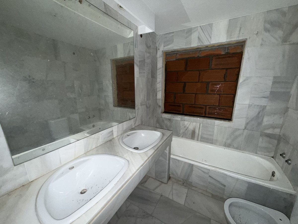 3 Bed Townhouse for sale in Estepona Costa Del Sol, Málaga, Spain