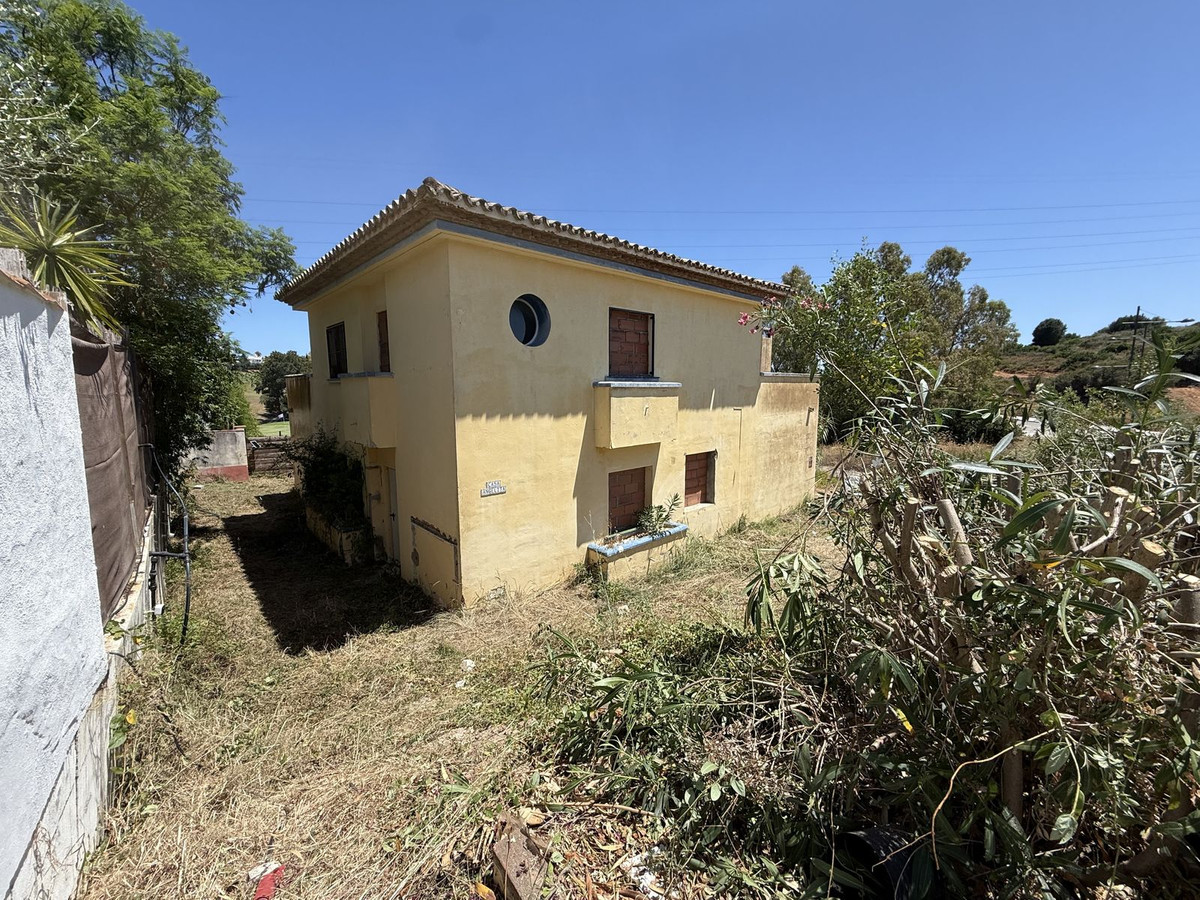 3 Bed Townhouse for sale in Estepona Costa Del Sol, Málaga, Spain