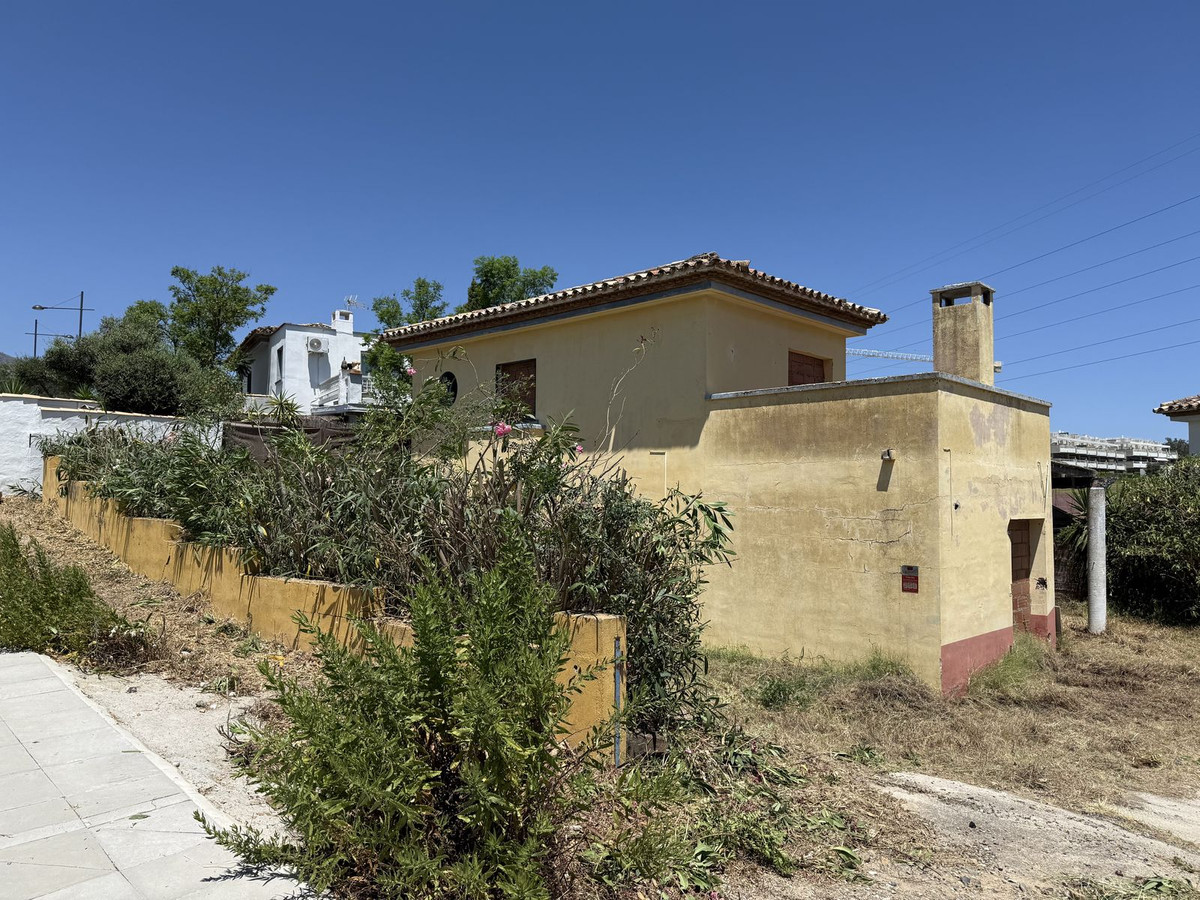 3 Bed Townhouse for sale in Estepona Costa Del Sol, Málaga, Spain